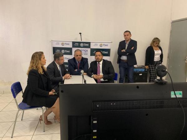 Justiça do Piauí realiza primeira audiência por videoconferência de réus presos