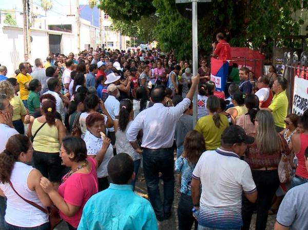 Servidores estaduais protestam contra aumento do Plamta e Iaspi-Saúde