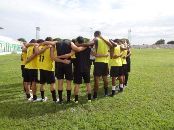 Cori-Sabb&aacute; intensifica treinos para o Campeonato Piauiense.(Imagem:FlorianoNews)