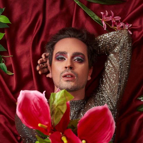 Johnny Hooker apronta, para 2021, álbum inspirado em jornada erótica pelo Recife