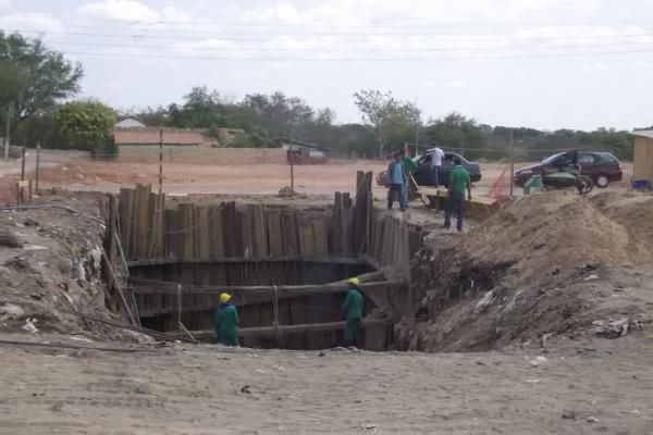 Esta&ccedil;&atilde;o elevat&oacute;ria est&aacute; sendo constru&iacute;da para o projeto de saneamento b&aacute;sico.(Imagem:FlorianoNews)
