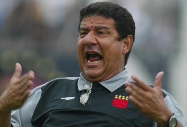 Antes de assinar, Joel se antecipa: "Vamos tentar o melhor para o Vasco"