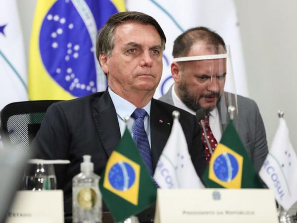 Bolsonaro diz que não tomará vacina contra a covid-19