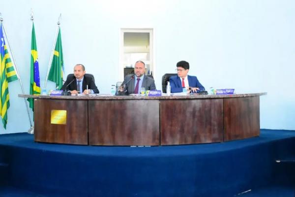 C&acirc;mara Municipal de Floriano abre o ciclo de sess&otilde;es da segunda quinzena de abril(Imagem:CMF)