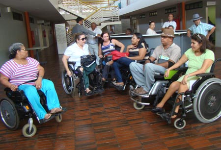 Transporte Eficiente pode parar; Cadeirantes cobram pagamento