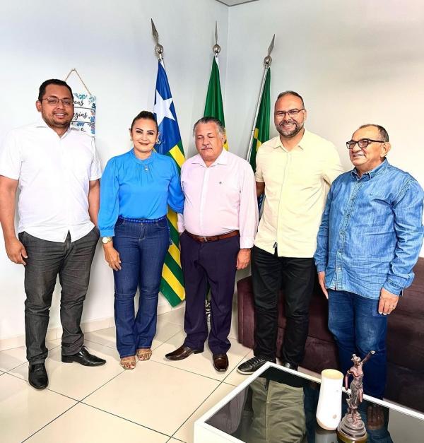 Vereadores e Superint. de Trânsito se reúnem para discutir projetos de desenvolvimento em Floriano