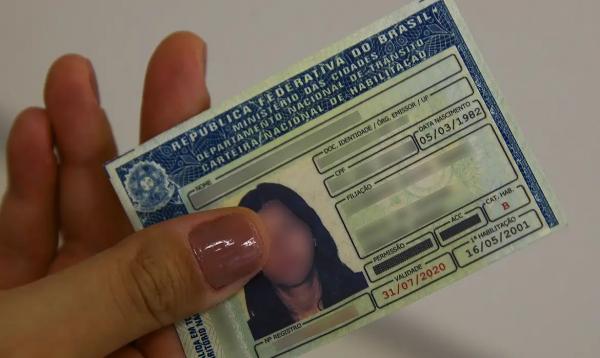 Governador sanciona lei que garante CNH Social para estudantes da rede pública estadual