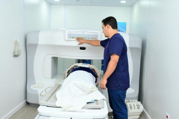 Prefeitura de Floriano inicia atendimentos na Carreta da Tomografia e amplia acesso a exames especializados(Imagem:Secom)