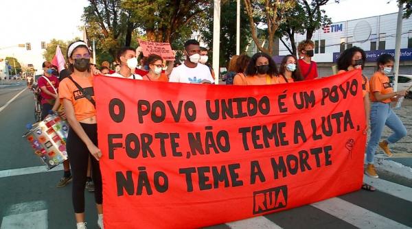 Manifestantes fazem marcha contra o racismo e o governo Bolsonaro em Teresina