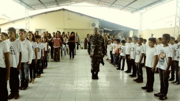 Pol&iacute;cia Militar realiza aula inaugural do Pelot&atilde;o Combatentes Mirins em Floriano.(Imagem:FlorianoNews)