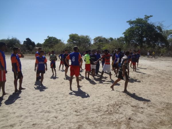 Manh&atilde; esportiva realizada no bairro Melad&atilde;o.(Imagem:FlorianoNews)
