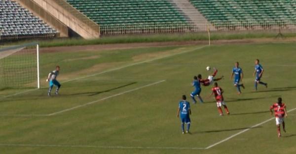 Coisa de gente grande: atacante do sub-19 marca de voleio à la Bebeto