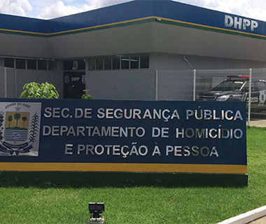 Jovem é morto com 33 tiros dentro da casa da sogra na Capital