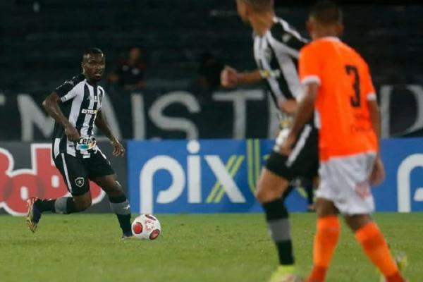 Matheus Nascimento brilha, Botafogo vence Nova Iguaçu e volta à liderança do Carioca