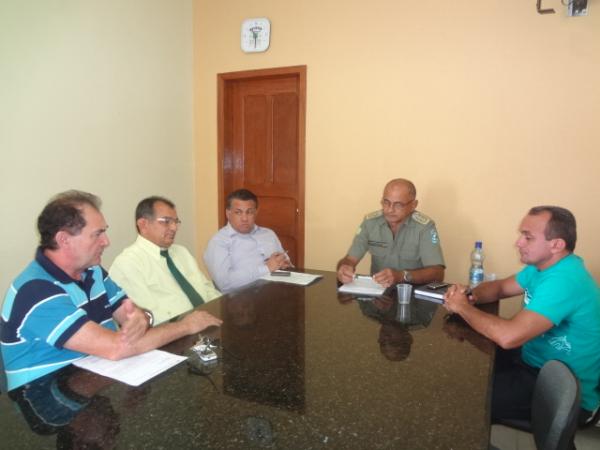 Vereadores visitam comandante do 3&ordm; Batalh&atilde;o de Floriano.(Imagem:FlorianoNews)