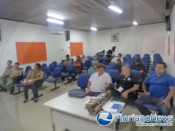Reuni&atilde;o define participa&ccedil;&atilde;o dos pared&otilde;es de som no carnaval de Floriano.(Imagem:FlorianoNews)