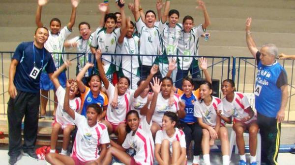 Meninas do Caic Baldu&iacute;no terminam primeira fase invicta e aguardam advers&aacute;rio da semifinal da competi&ccedil;&atilde;o. Jogos Escolares acontecem em Natal at&eacute; pr&oacute;ximo domingo.(Imagem: Divulga&ccedil;&atilde;o/Seduc)