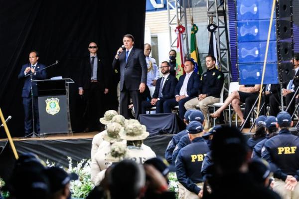 Bolsonaro diz que Trump "não é a pessoa mais importante do mundo"