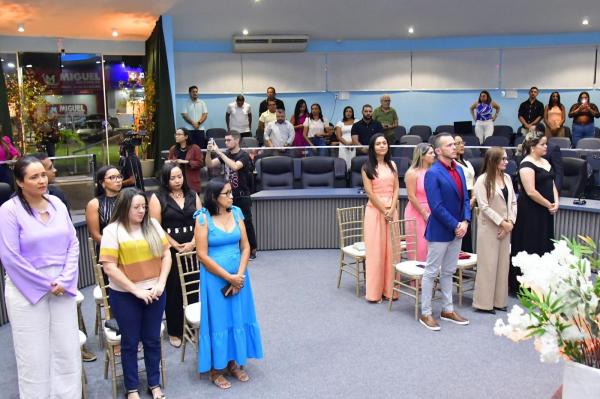  Poder Legislativo de Floriano homenageia a Enfermagem em sess&atilde;o Solene(Imagem:CMF)