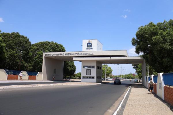 UFPI retoma aulas práticas em 11 cursos em Teresina e no interior