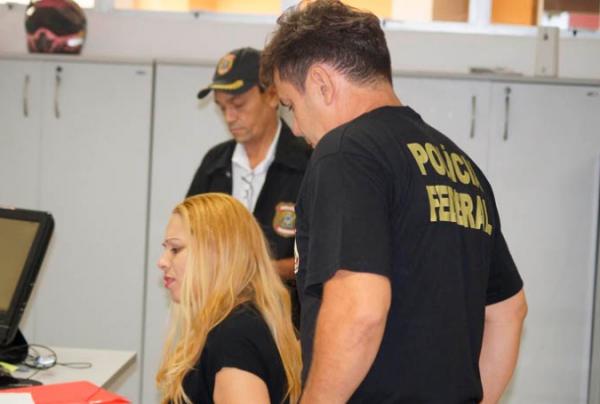PF prende falsa médica em flagrante ao tentar registro no conselho de Medicina