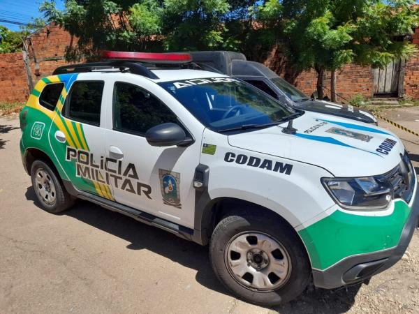 Homem é preso após tentar matar a ex-companheira e o atual namorado dela