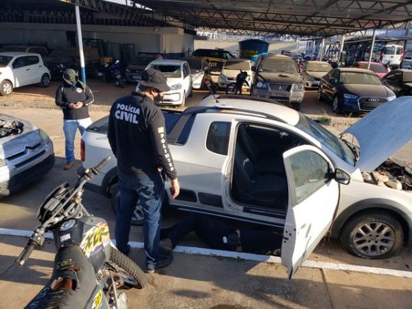 Policiais civis do PI e MA, com apoio da PRF, vistoriaram ve&iacute;culos em p&aacute;tios conveniados do Detran.(Imagem:Divulga&ccedil;&atilde;o)