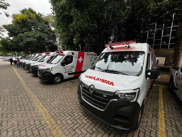 Governo do Piauí entrega 10 novas ambulâncias para hospitais da rede estadual de saúde nesta quarta
