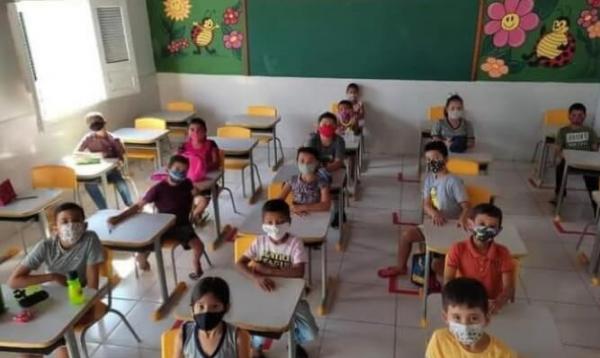 Prefeitura de Cajueiro da Praia lança processo seletivo com 16 vagas