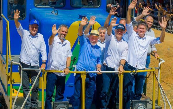 Lula anuncia R$ 1,4 bilhão para obras da ferrovia Transnordestina
