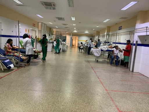 Jovem de 19 anos é baleado e está em estado grave no HUT
