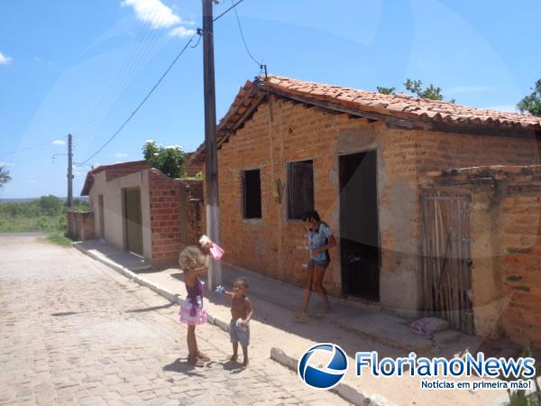 Distribui&ccedil;&atilde;o de brinquedos marca encerramento de projeto solid&aacute;rio da Escola Pequeno Pr&iacute;ncipe.(Imagem:FlorianoNews)