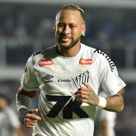 Neymar é decisivo, Santos bate líder Flamengo no fim e respira no Brasileirão