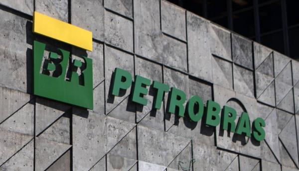 Petrobras abre concurso com 757 vagas e salário inicial de R$ 11 mil