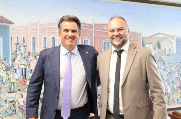 Joab Curvina se reúne com Ciro Nogueira em busca de novos investimentos para Floriano.