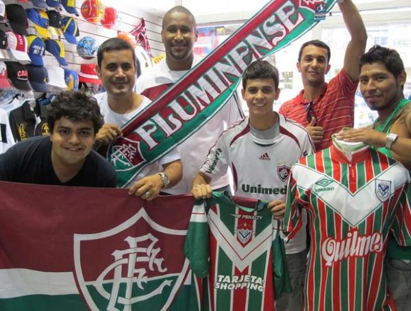 Camisa tricolor do V&eacute;lez faz sucesso entre torcedores do Flu.(Imagem:Fernando Torres/Fluminense F.C.)