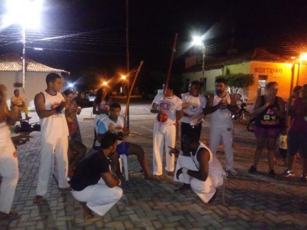 Capoeiristas celebram Semana da Consciência Negra com roda de capoeira em Floriano