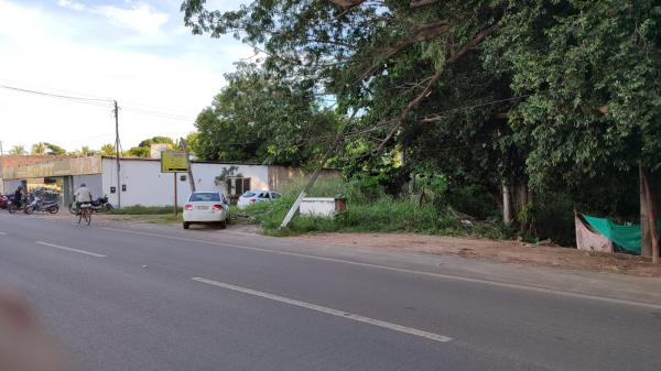Poste com risco de queda preocupa moradores do bairro S&atilde;o Borja em Floriano.(Imagem:FlorianoNews)