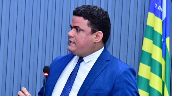 Vereador João Neto Gomes destaca importância do Plano Diretor e Código de Postura em sessão na CMF
