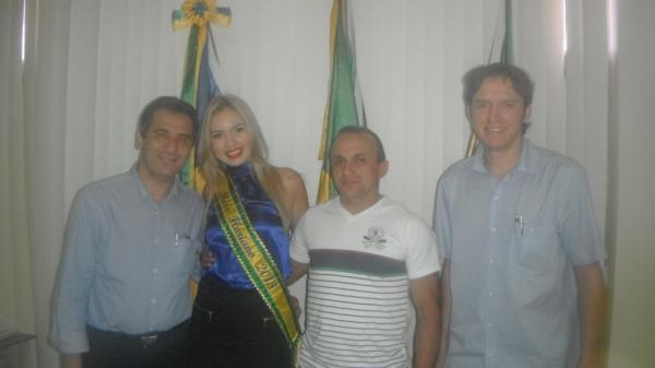 Prefeito Gilberto J&uacute;nior recebeu a visita da Miss Floriano.(Imagem:FlorianoNews)
