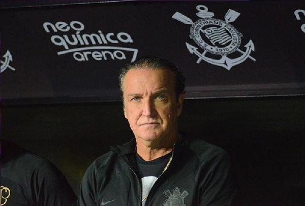 Pressionado, Cuca deixa o comando do Corinthians após dois jogos