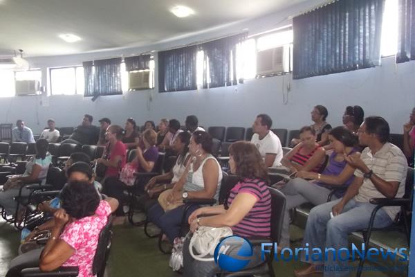 Sem acordo, professores continuam a greve.(Imagem:FN)