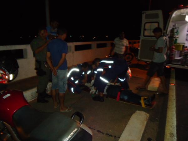 Acidente na ponte que liga Floriano &agrave; Bar&atilde;o de Graja&uacute;. (Imagem:FlorianoNews)