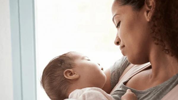 Lei garante ampliação da licença e do salário-maternidade em casos de internação após o parto