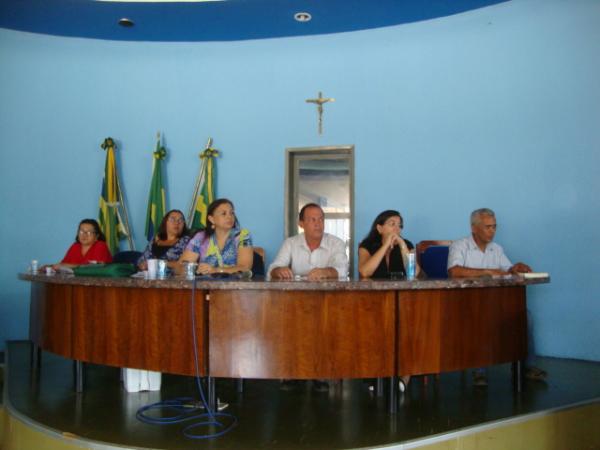Mesa de honra da assembl&eacute;ia da Funasa(Imagem:Amarelinho)