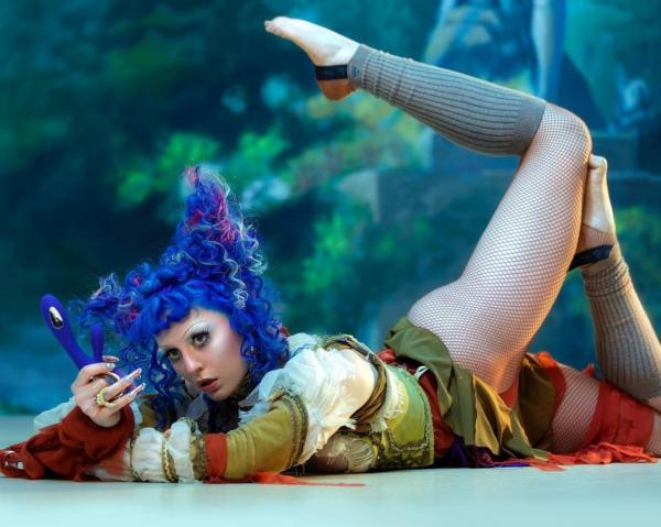 Ashnikko: cantora do Lolla une influências de Lady Gaga, Slipknot, TikTok e liberdade sexual