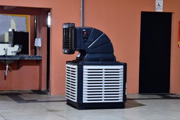 Prefeitura de Floriano instala climatizadores de ar no Mercado P&uacute;blico Municipal(Imagem:Secom)