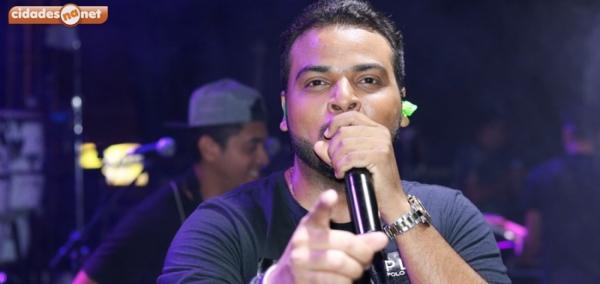 Cantor Anderson Rodrigues troca tiros com bandidos em tentativa de assalto no PI