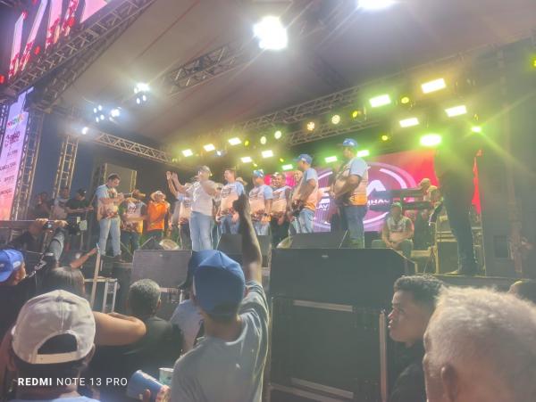  X Festa do Vaqueiro J&uacute;lio C&eacute;sar re&uacute;ne multid&atilde;o e fortalece tradi&ccedil;&atilde;o sertaneja em Bar&atilde;o de Graja&uacute;(Imagem:FlorianoNews)