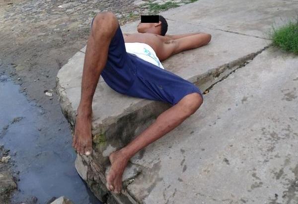 Adolescente &eacute; esfaqueado por outro menor no Conjunto Pedro Simpl&iacute;cio.(Imagem:Jc24horas)